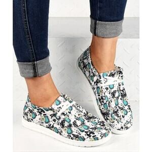 NWT Light Blue Floral Geometric Boat Shoes - Size 7